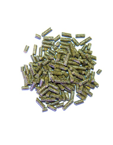 alfalfaproteiinitiiviste, viljat, kasviperäiset sivutuotteet (juurikasmassa), soijajauho, kuorittu auringonkukkajauho, kivennäisaineet.