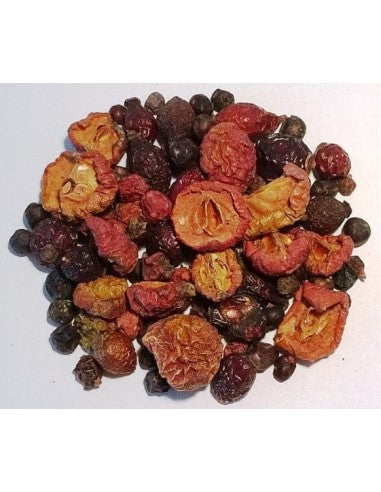 Marja- ja omenalohkosalaatti on maukas ja luonnollinen välipala, joka on täynnä arvokkaita ravintoaineita: kuitua, luonnollisia antioksidantteja, vitamiineja ja kivennäisaineita. Ihanteellinen kääpiökanien ja kaikkien pienjyrsijöiden ruoaksi.