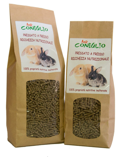 Kylmäpuristetut pelletit sopivat ihanteellisesti lemmikkikääpiökanien päivittäiseen ruokintaan.